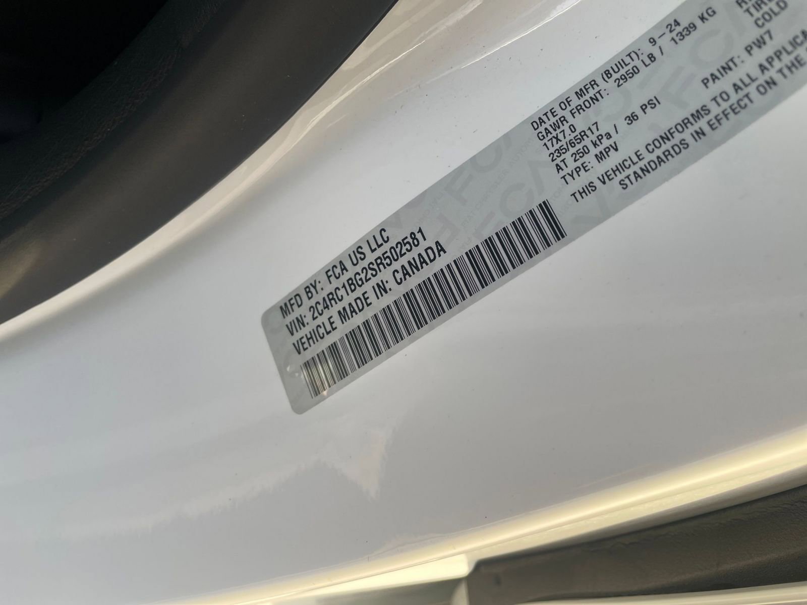 Thumbnail: 2025 Chrysler Pacifica - 32