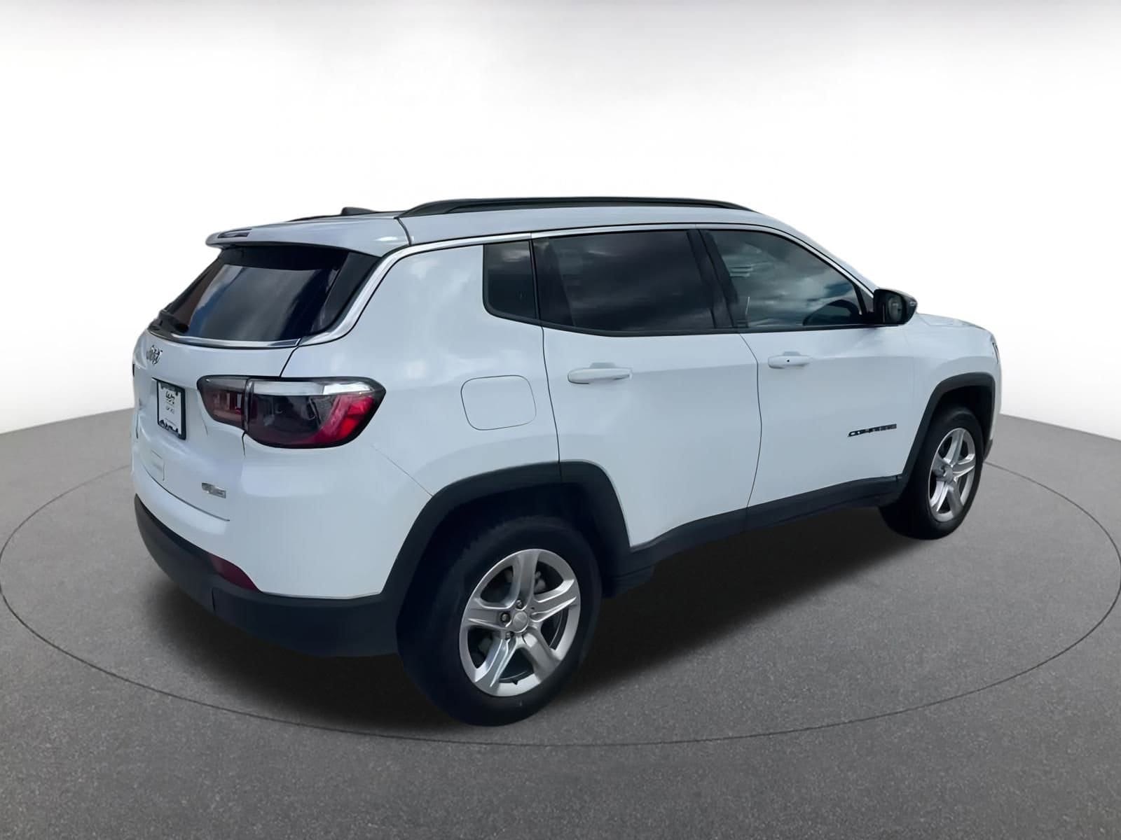 Thumbnail: 2023 Jeep Compass - 15