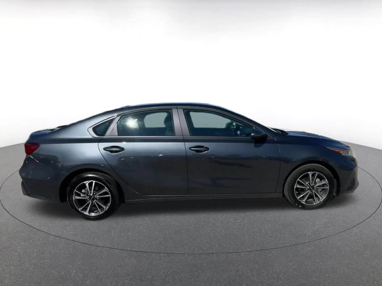 Thumbnail: 2024 Kia Forte - 16