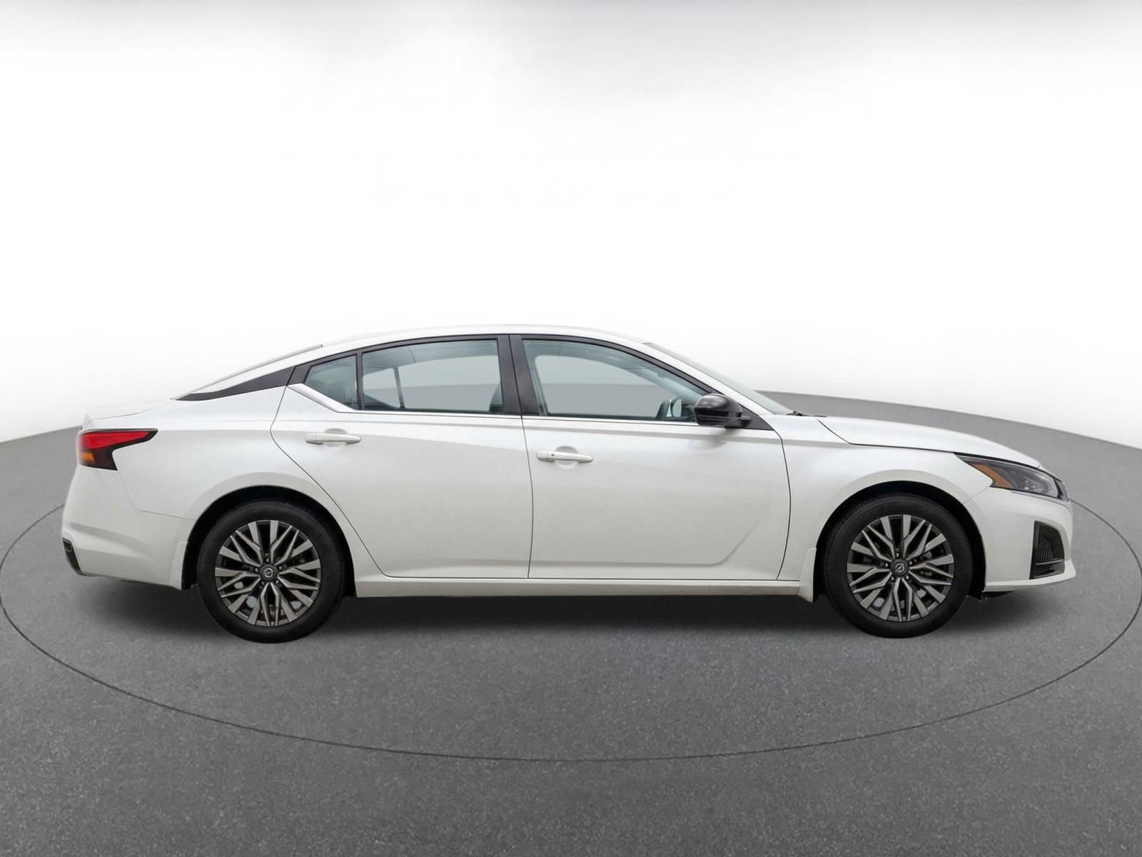 Thumbnail: 2025 Nissan Altima - 10