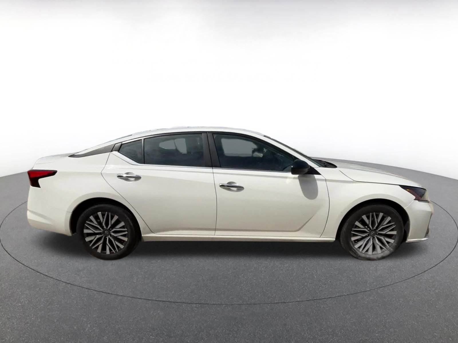Thumbnail: 2025 Nissan Altima - 16