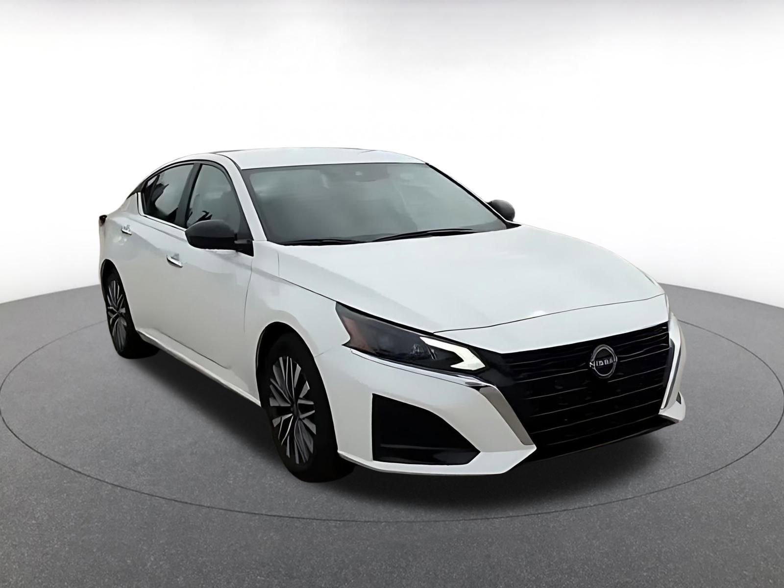 Thumbnail: 2025 Nissan Altima - 3