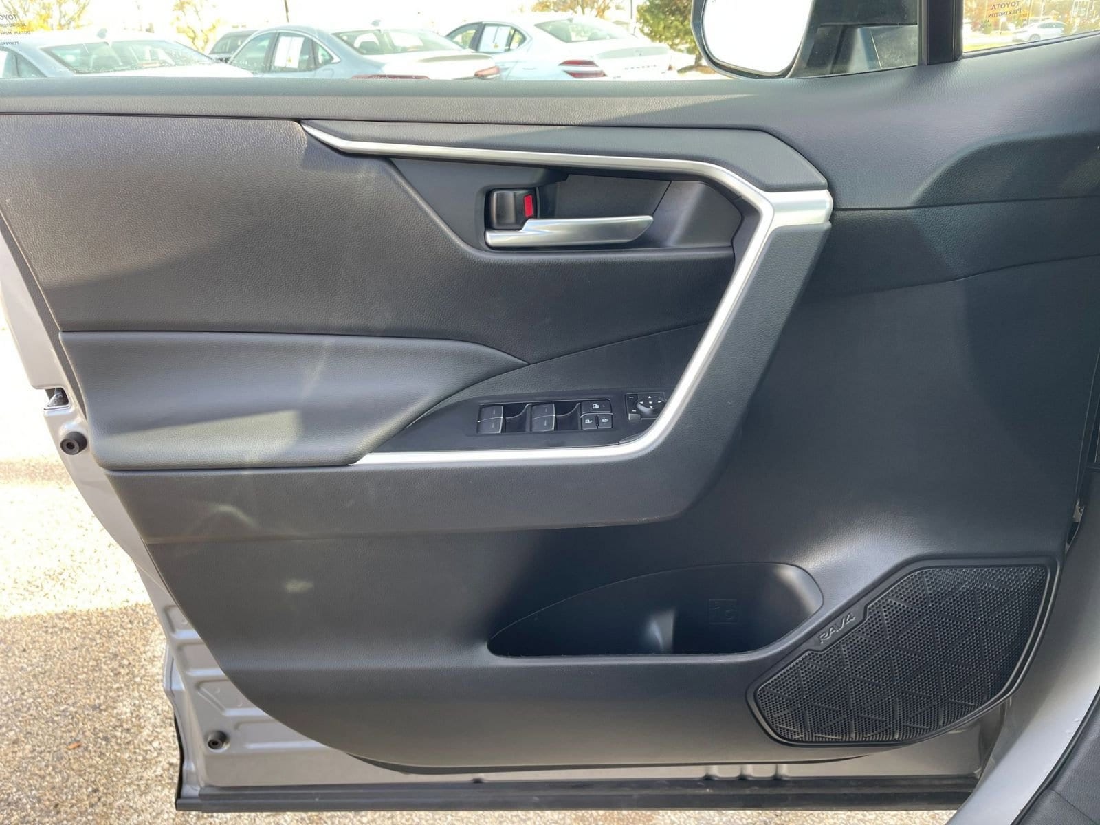 Thumbnail: 2025 Toyota RAV4 - 20