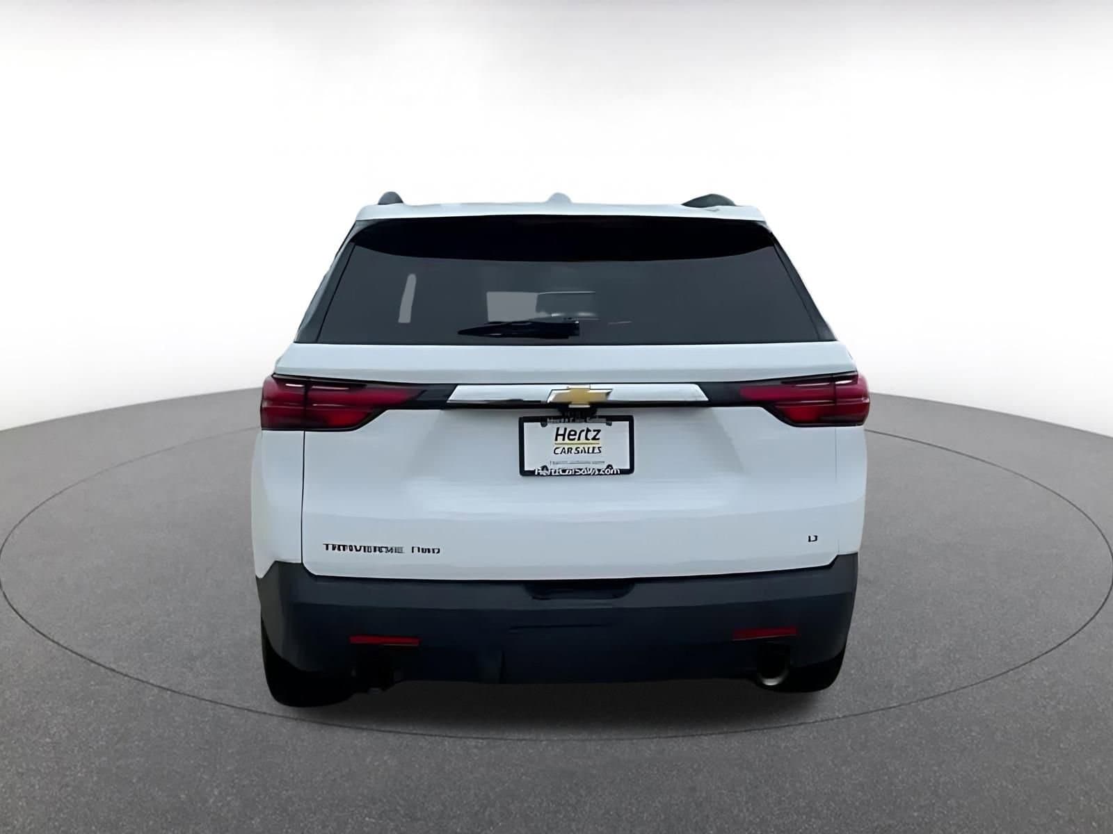 Thumbnail: 2022 Chevrolet Traverse - 12