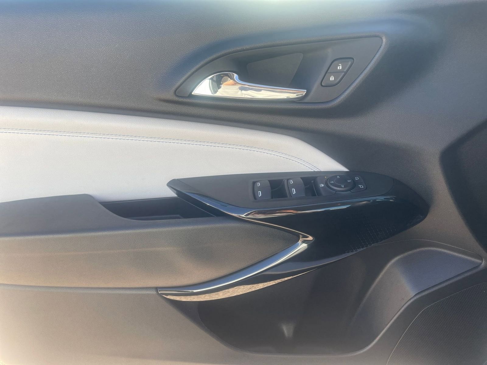 Thumbnail: 2025 Chevrolet Trax - 18