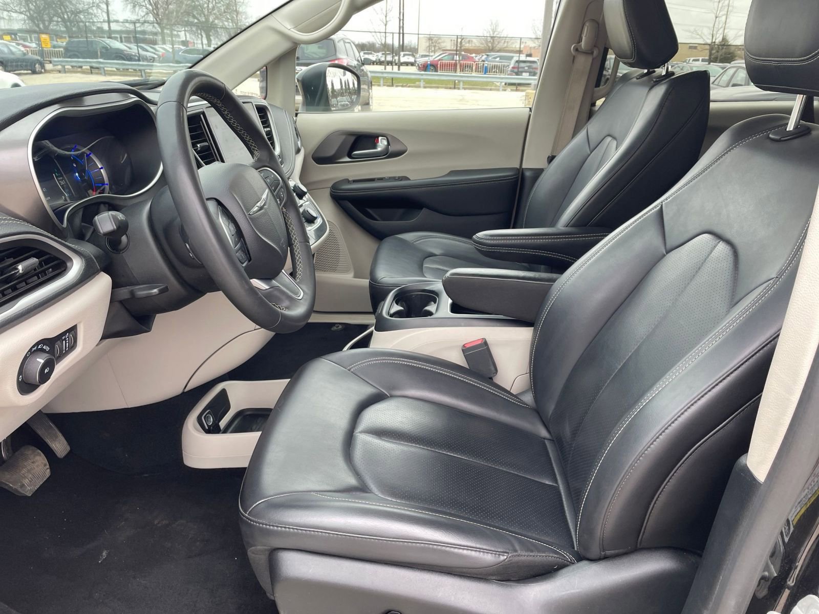 Thumbnail: 2023 Chrysler Pacifica - 29