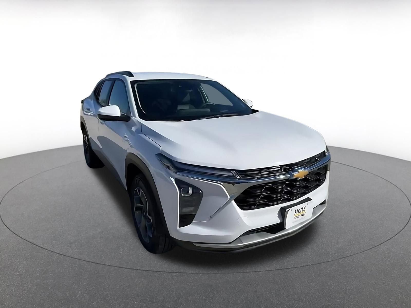 Thumbnail: 2025 Chevrolet Trax - 3