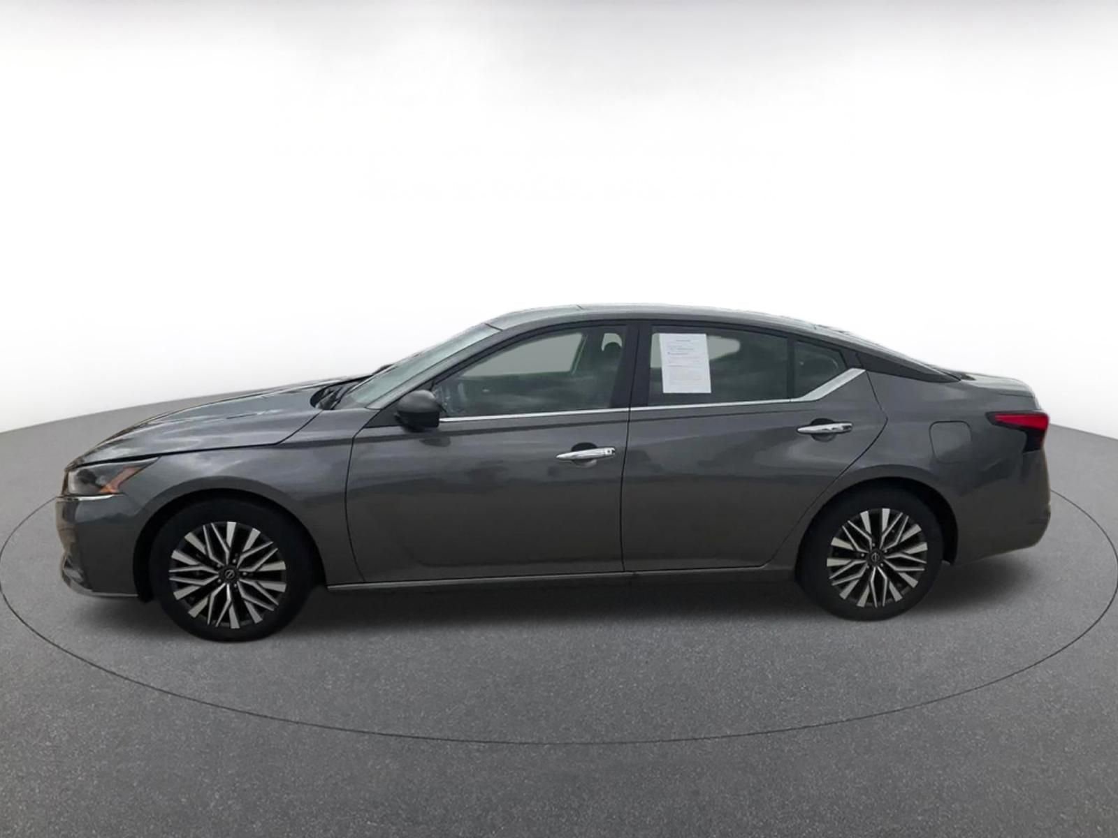 Thumbnail: 2025 Nissan Altima - 9
