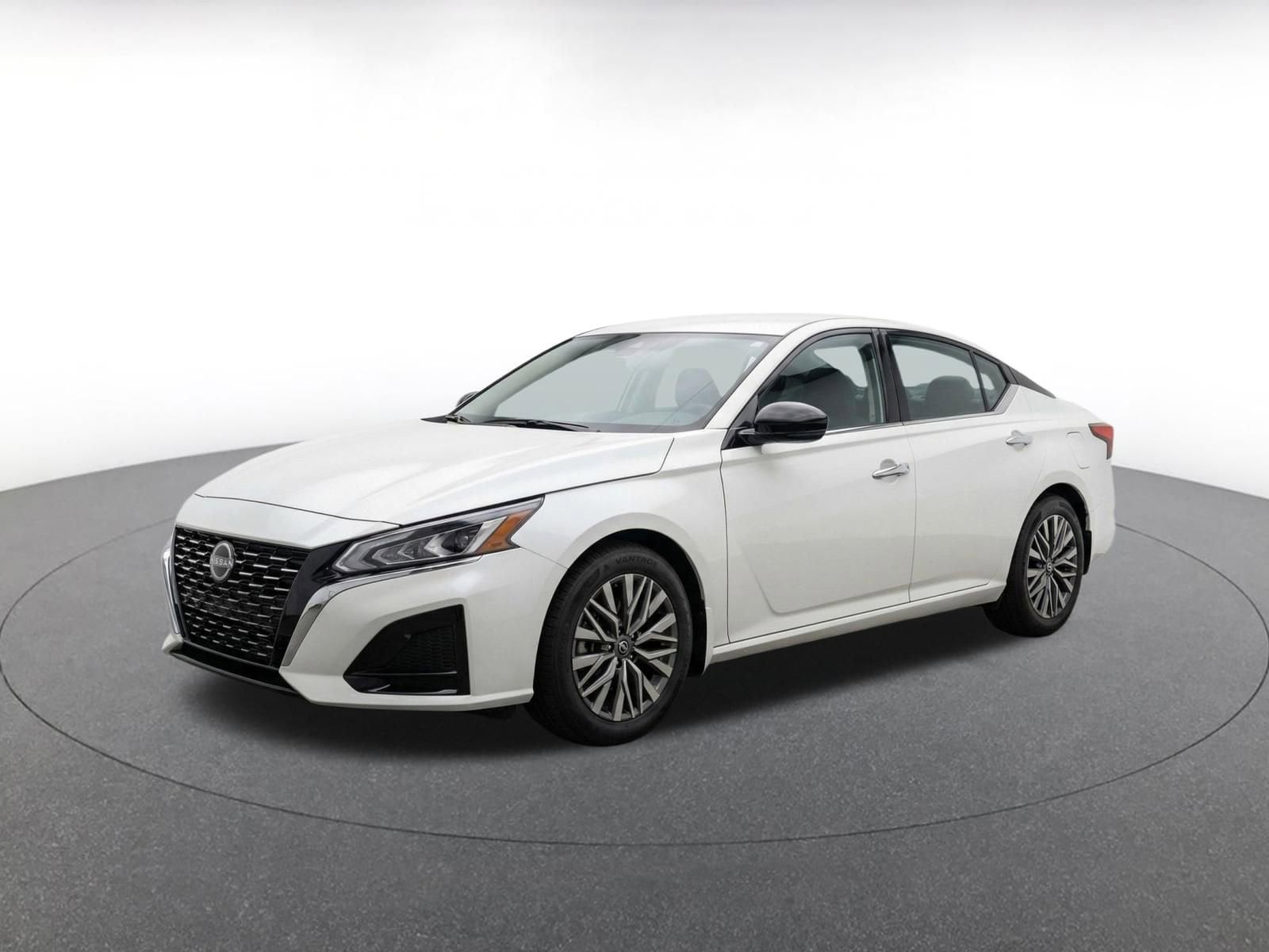 Thumbnail: 2025 Nissan Altima - 3