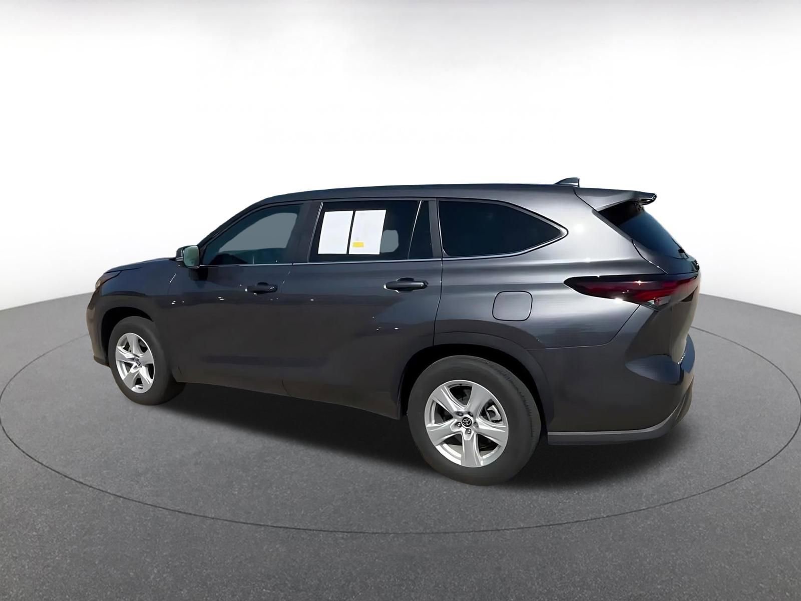 Thumbnail: 2025 Toyota Highlander - 10