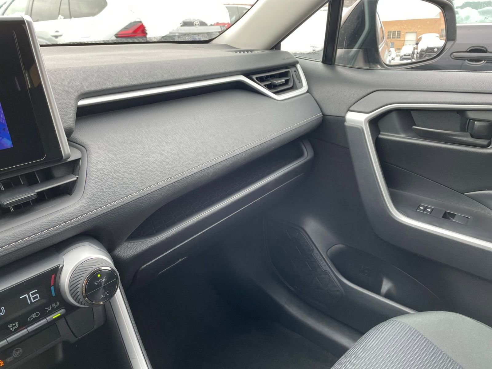 Thumbnail: 2025 Toyota RAV4 - 35