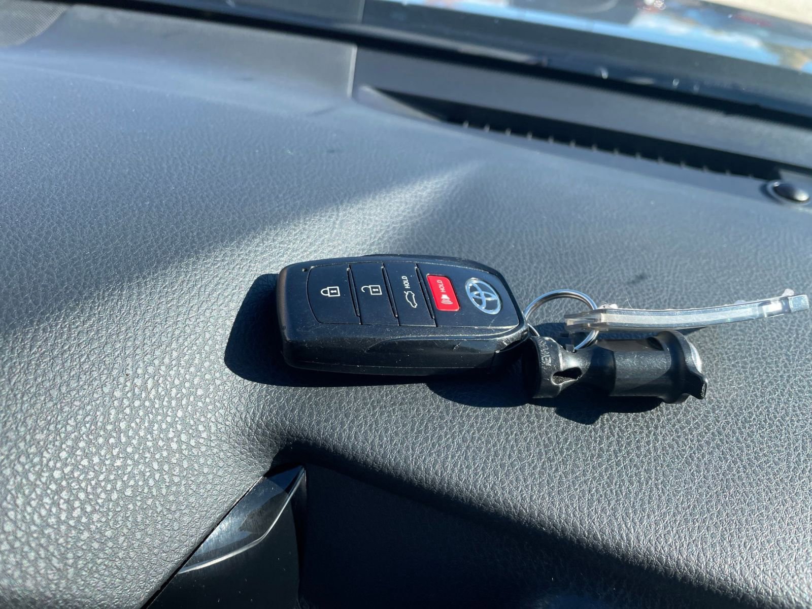 Thumbnail: 2025 Toyota Camry - 22