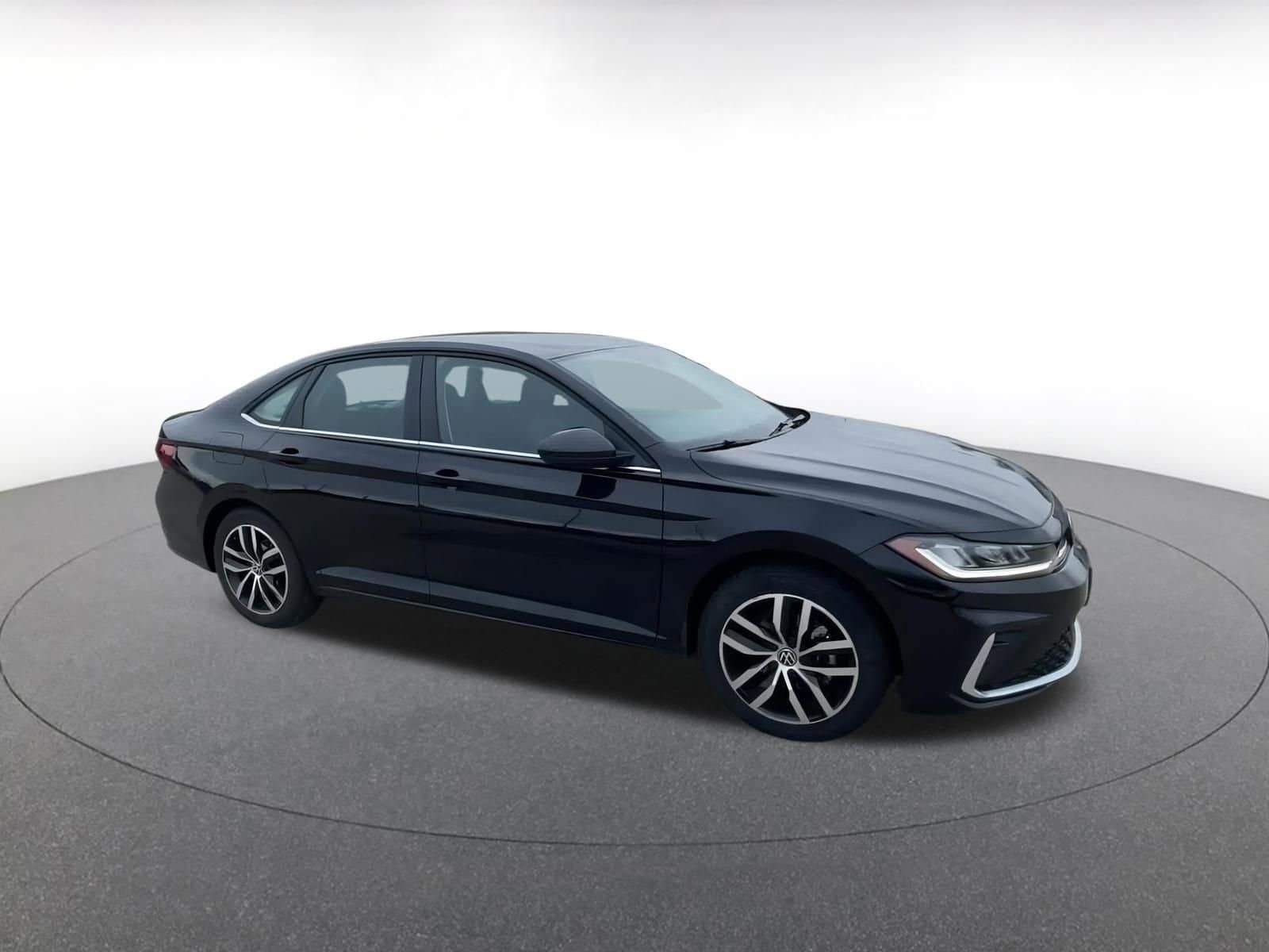 Thumbnail: 2025 Volkswagen Jetta - 2