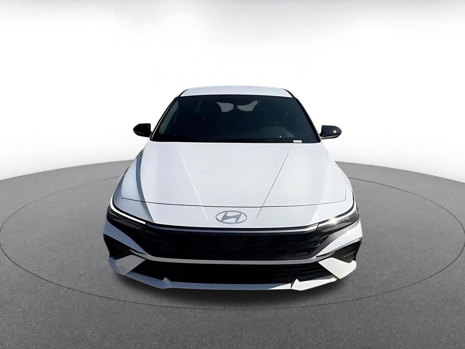 Thumbnail: 2026 Hyundai Elantra - 4