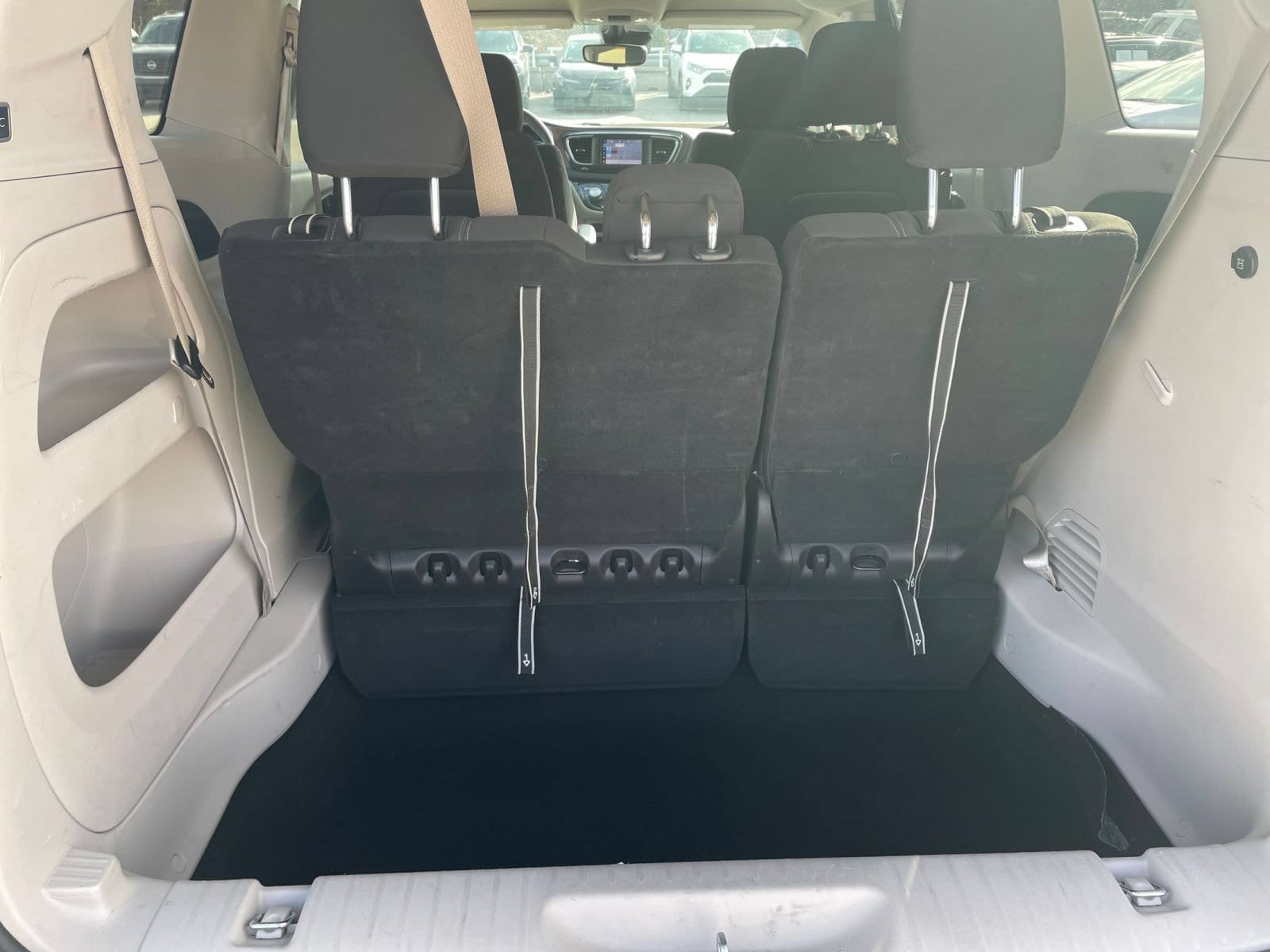 Thumbnail: 2024 Chrysler Voyager - 34