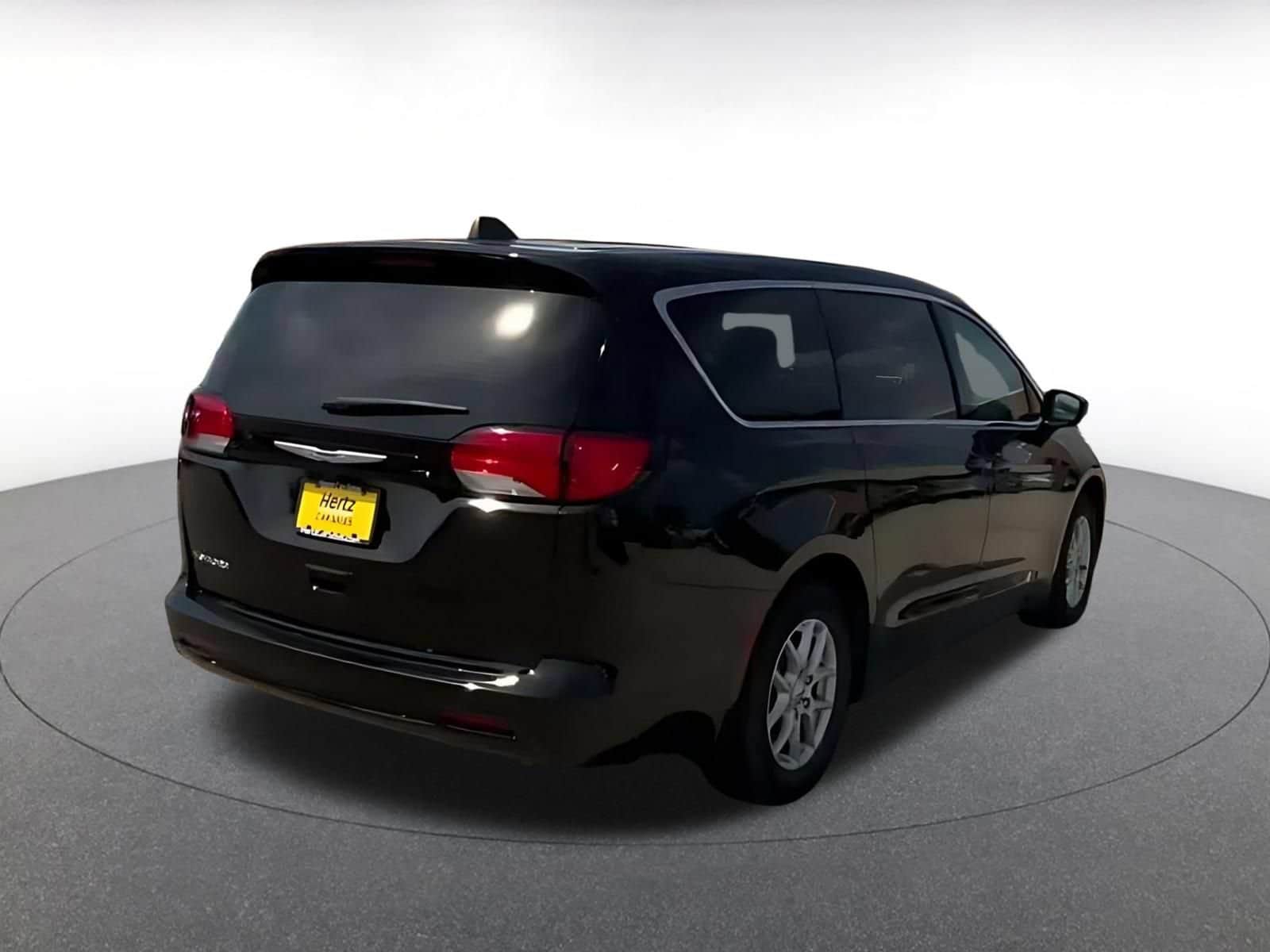 Thumbnail: 2024 Chrysler Voyager - 14