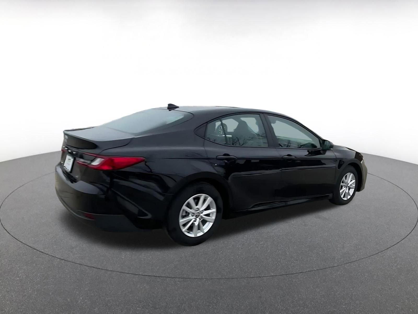 Thumbnail: 2025 Toyota Camry - 15