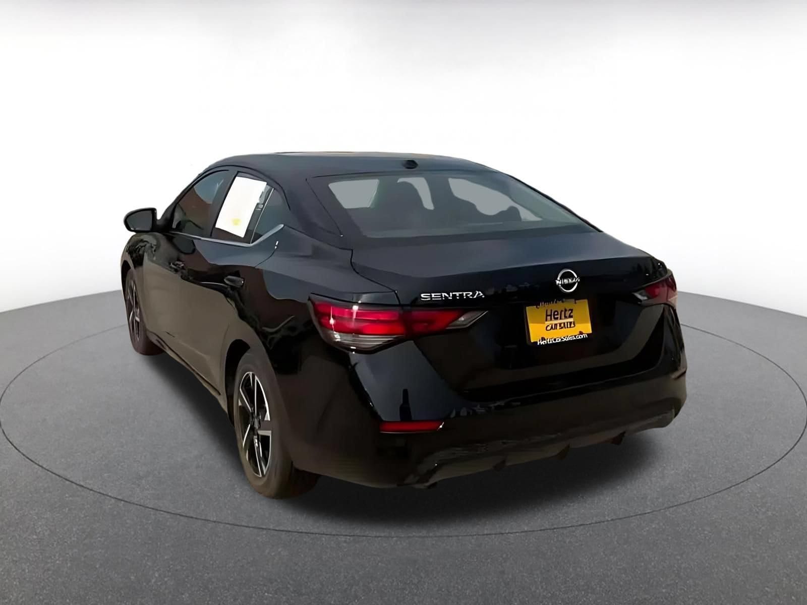 Thumbnail: 2025 Nissan Sentra - 10