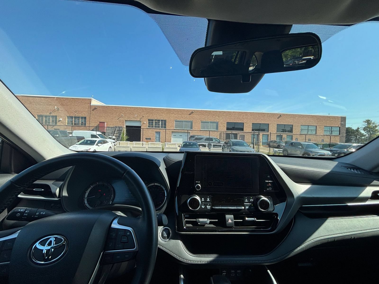 Thumbnail: 2025 Toyota Highlander - 33