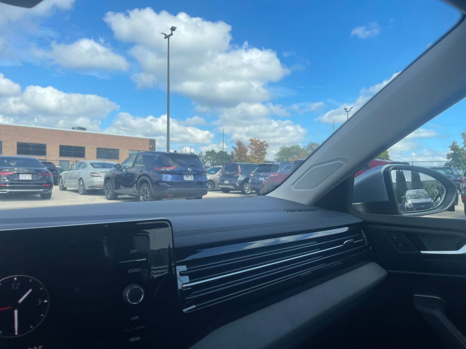 Thumbnail: 2025 Volkswagen Jetta - 35