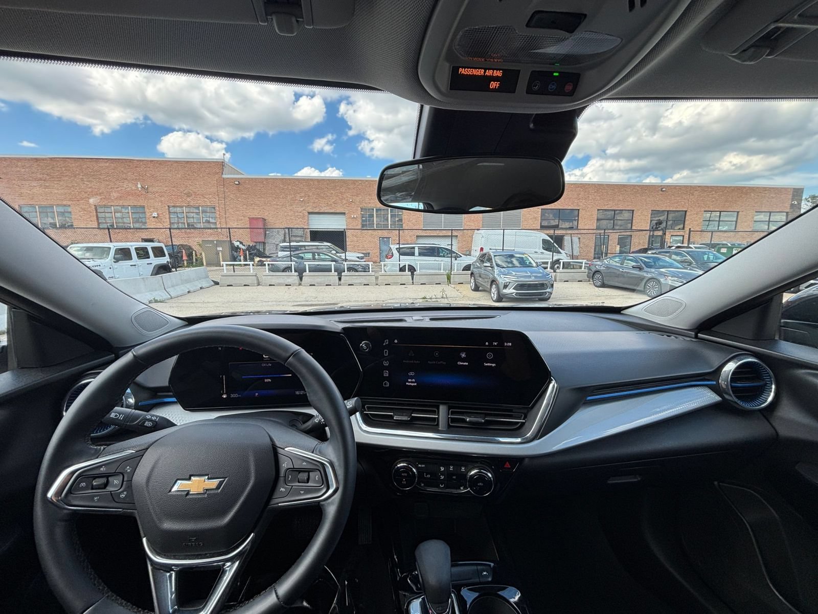 Thumbnail: 2025 Chevrolet Trax - 32