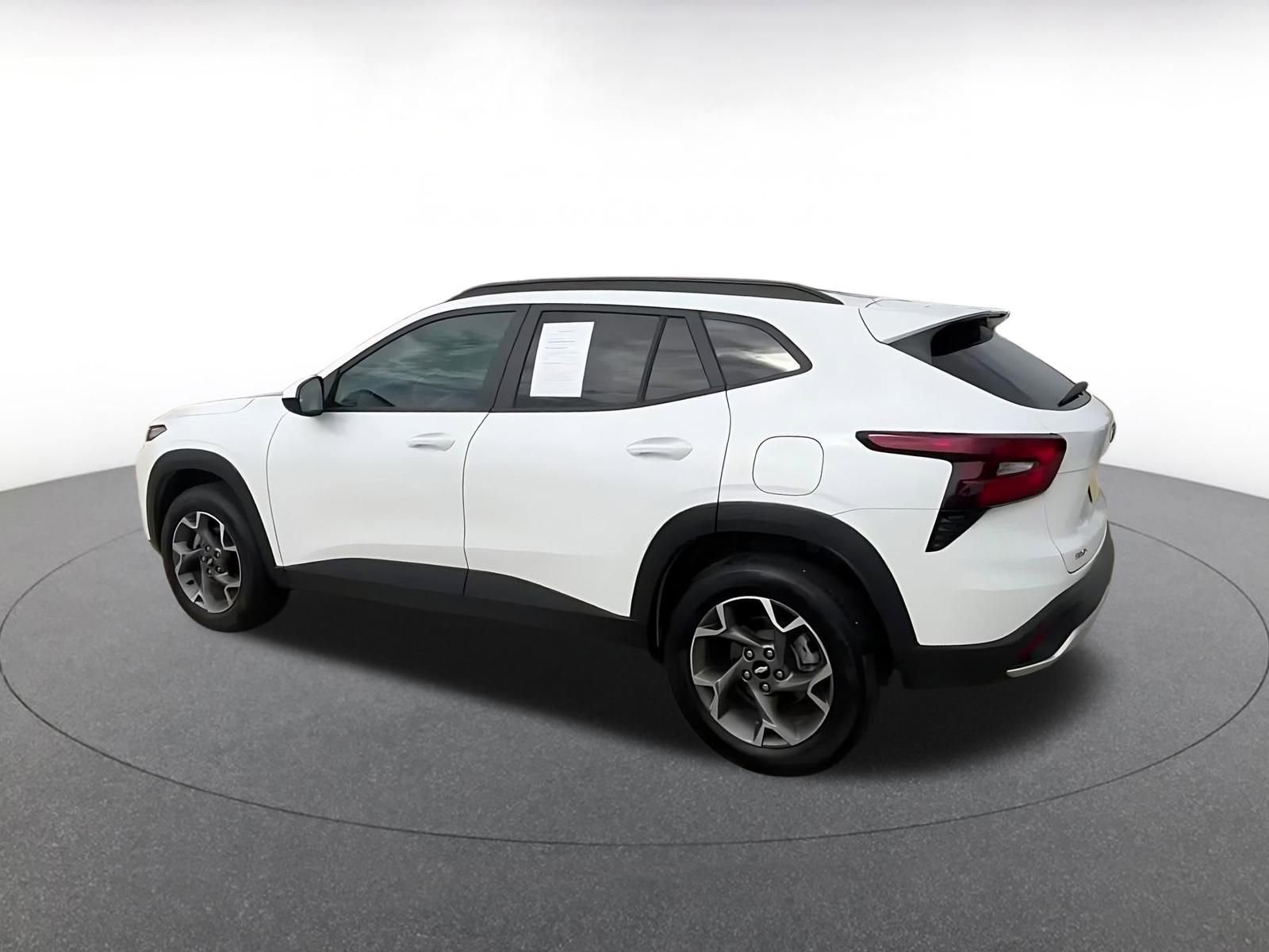 Thumbnail: 2025 Chevrolet Trax - 10