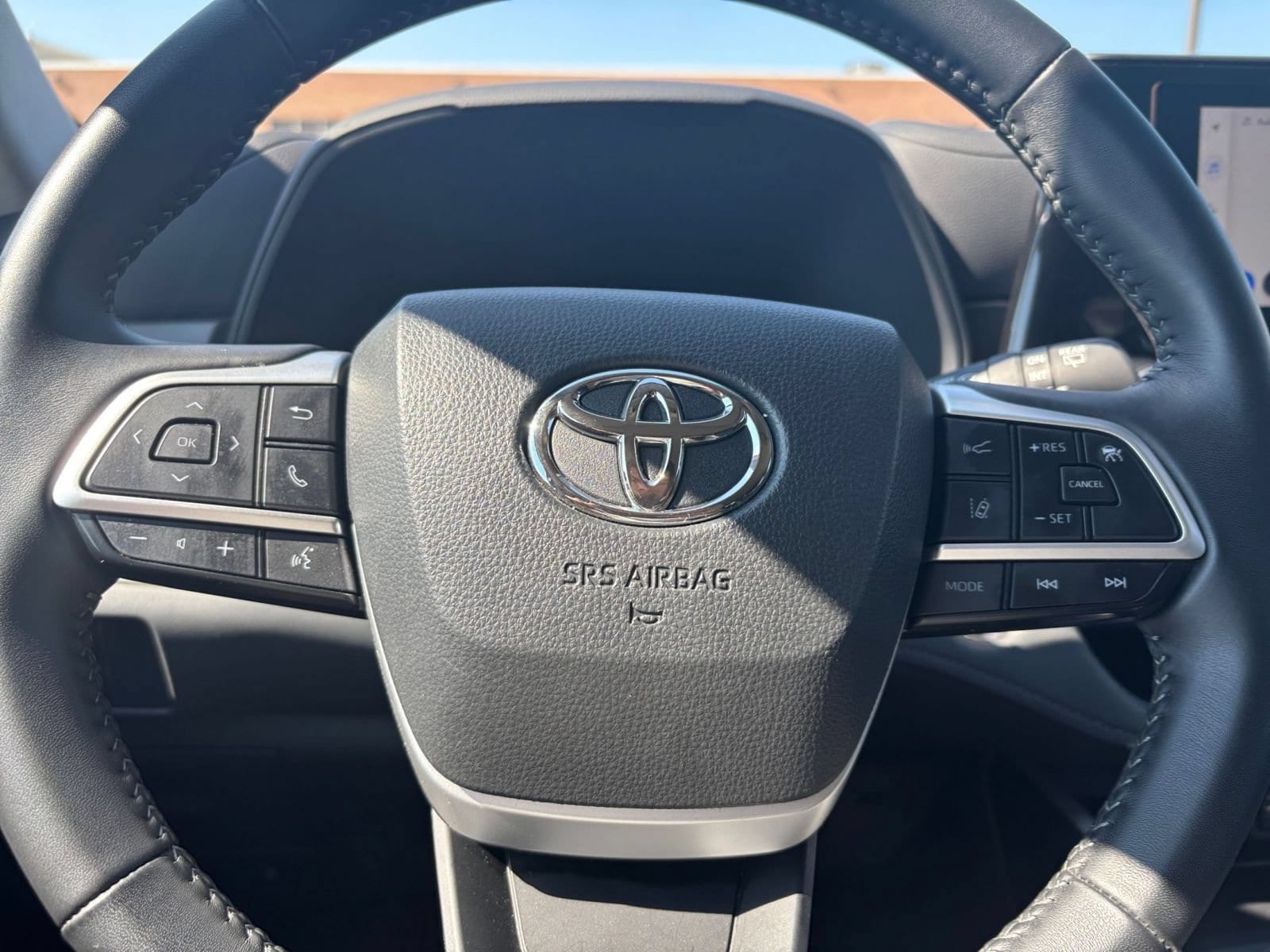 Thumbnail: 2025 Toyota Highlander - 29