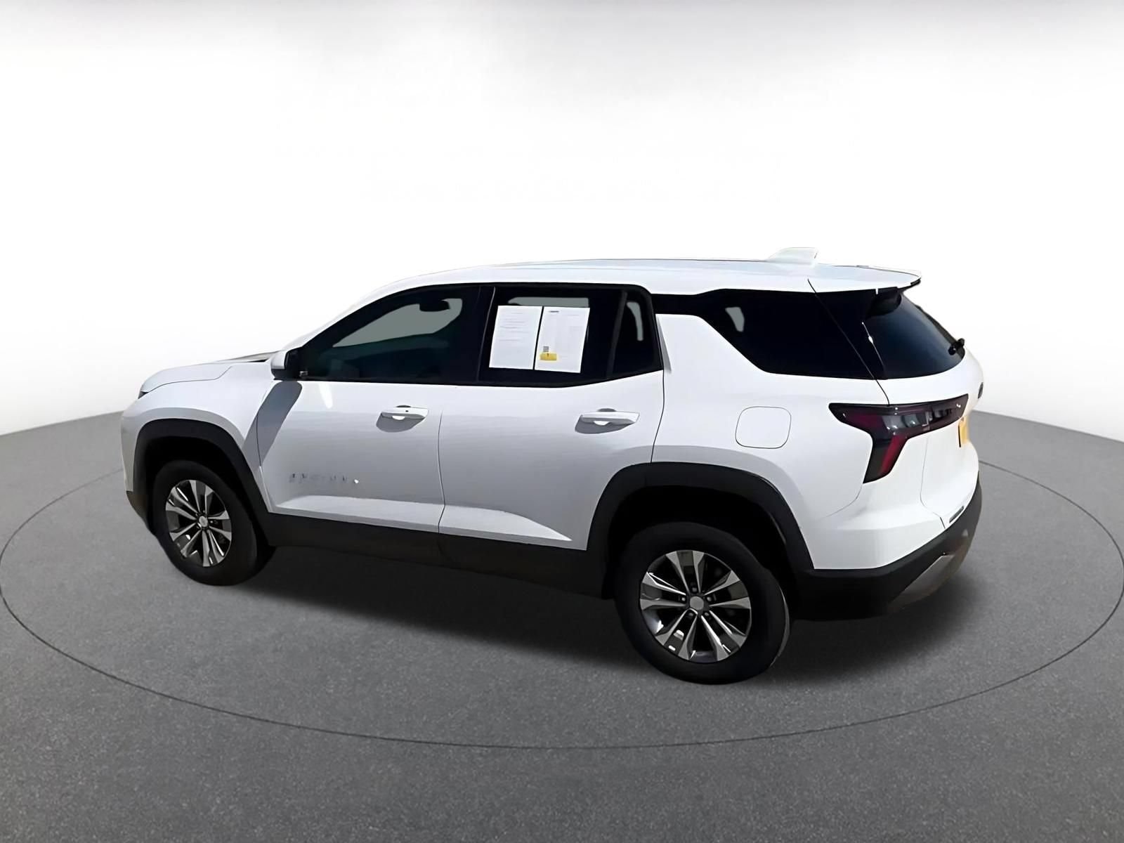 Thumbnail: 2025 Chevrolet Equinox - 10