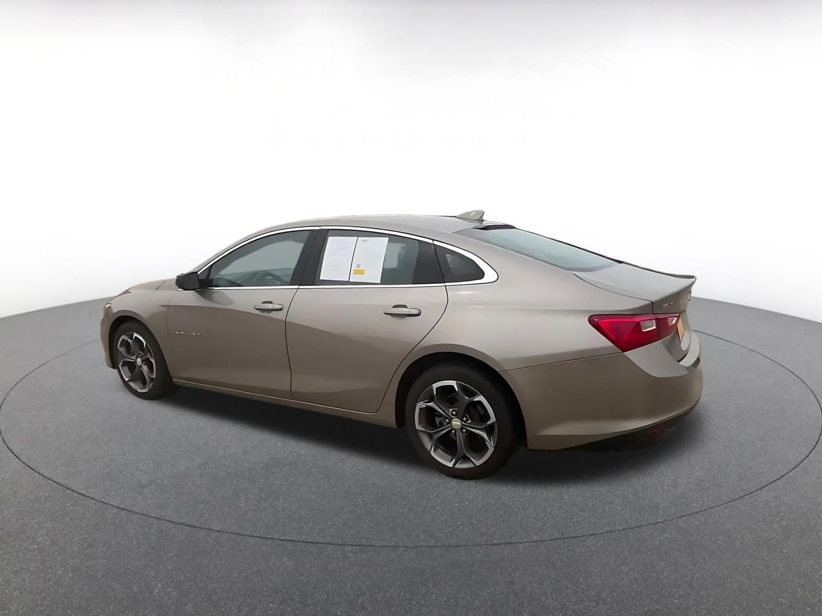 Thumbnail: 2023 Chevrolet Malibu - 10