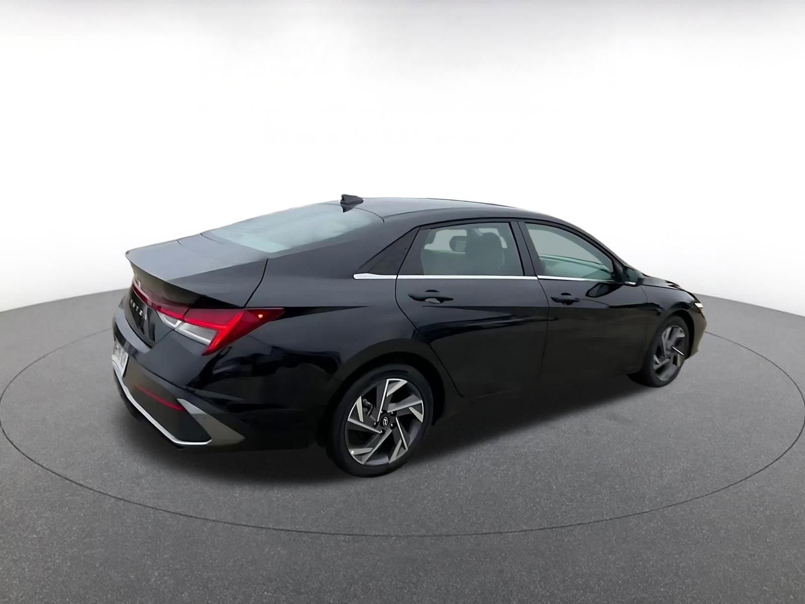 Thumbnail: 2025 Hyundai Elantra - 15