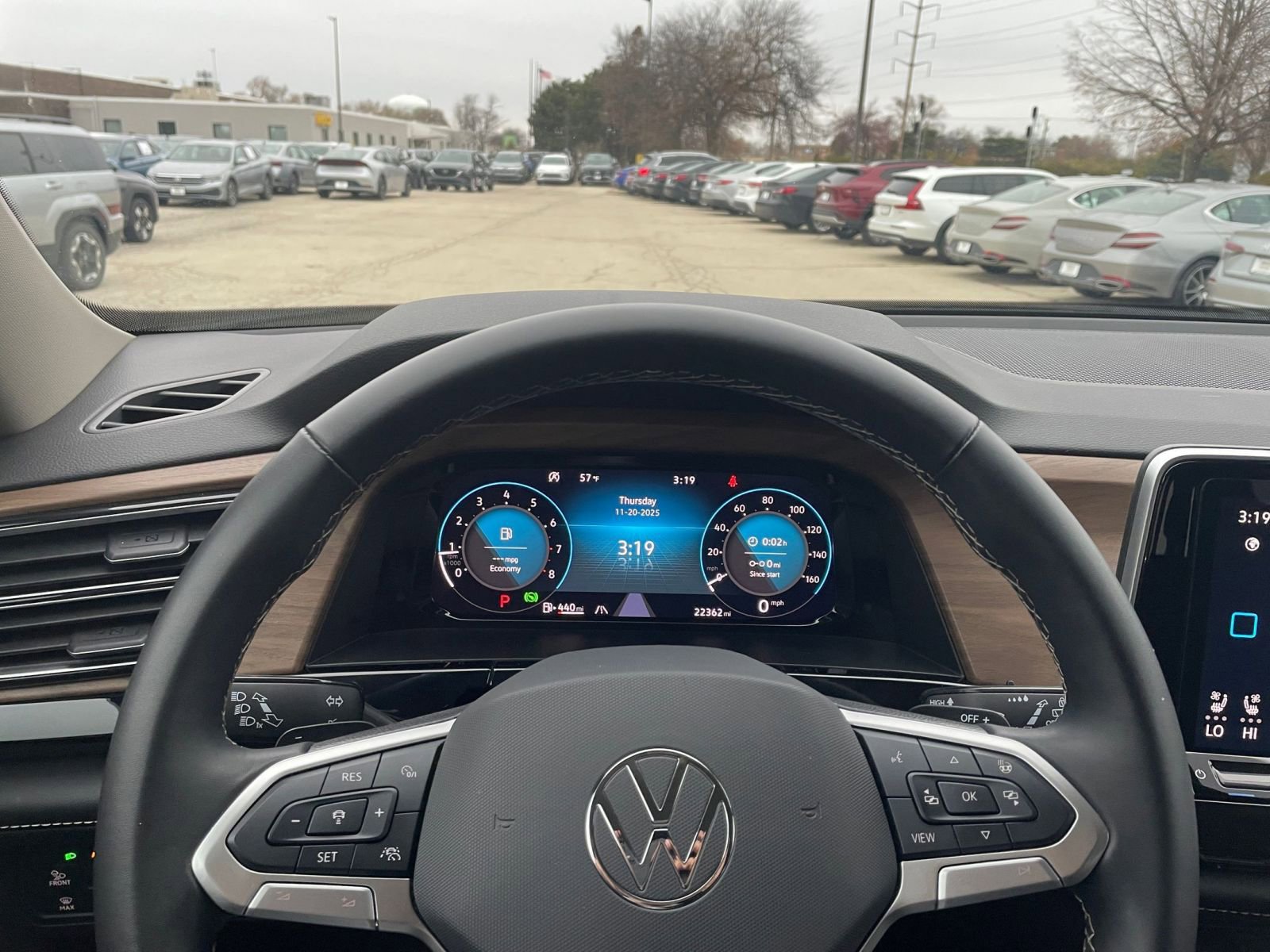 Thumbnail: 2025 Volkswagen Atlas - 34