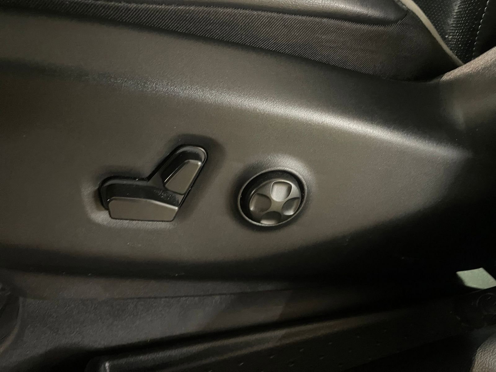 Thumbnail: 2025 Chrysler Pacifica - 28