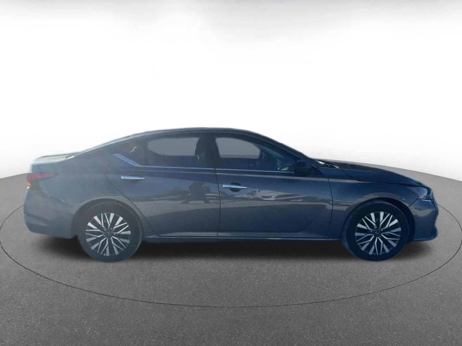 Thumbnail: 2025 Nissan Altima - 23