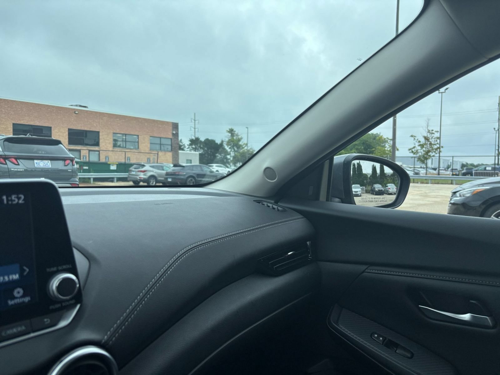 Thumbnail: 2025 Nissan Sentra - 32