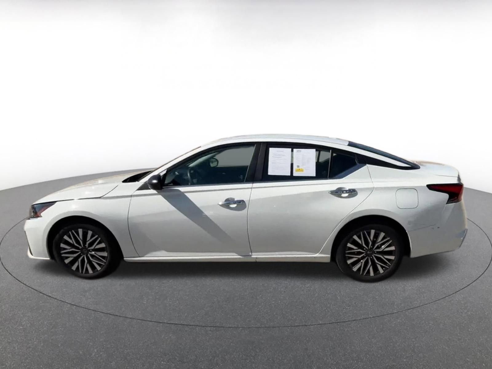 Thumbnail: 2025 Nissan Altima - 9