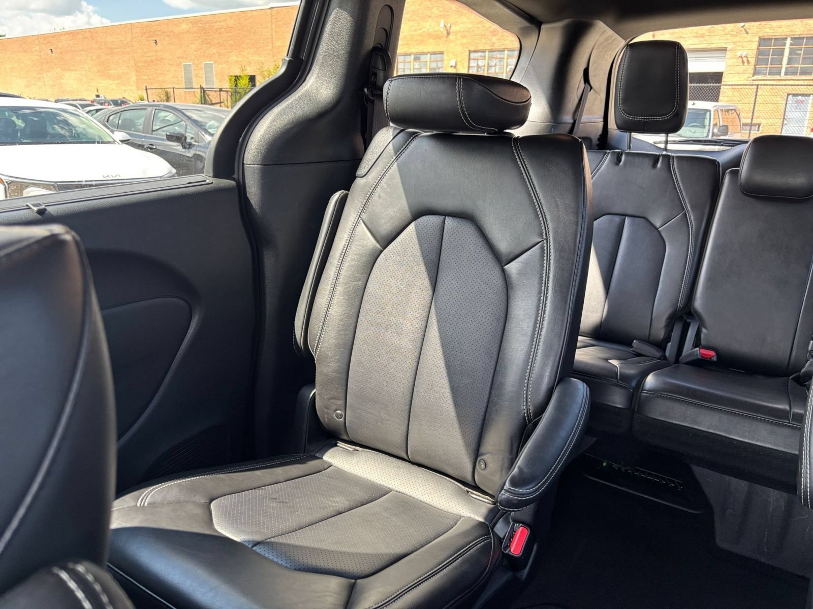 Thumbnail: 2025 Chrysler Pacifica - 34