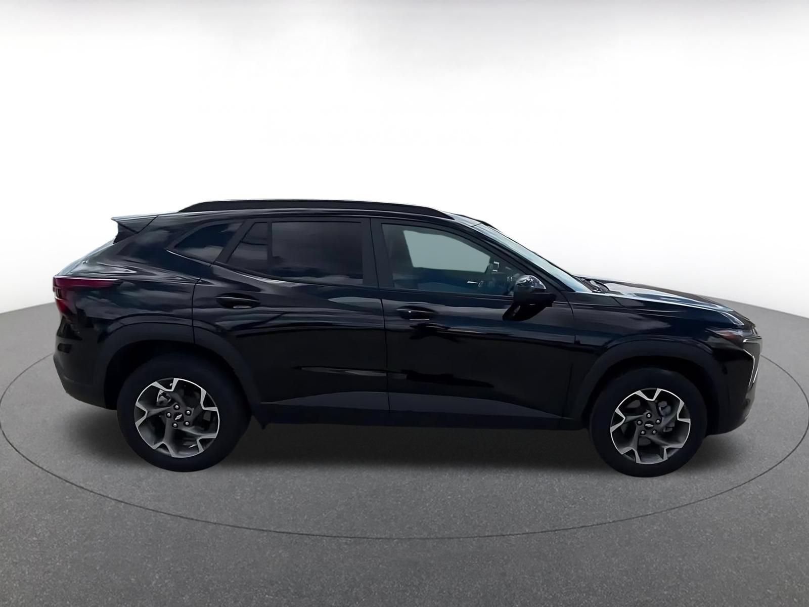 Thumbnail: 2025 Chevrolet Trax - 16
