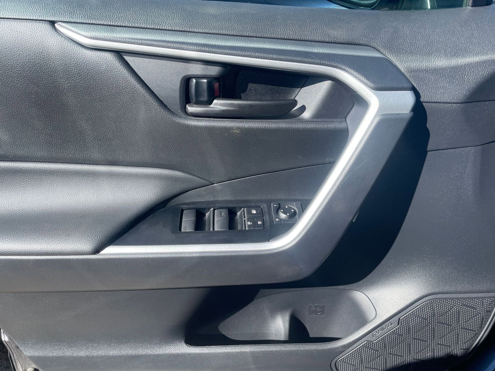 Thumbnail: 2025 Toyota RAV4 - 20