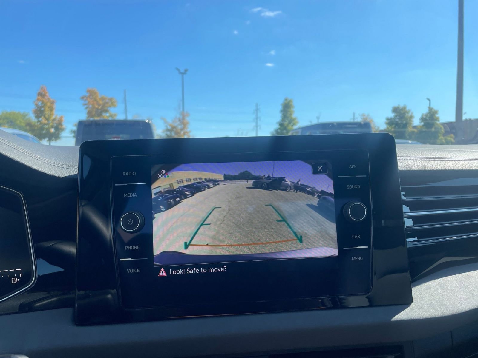 Thumbnail: 2025 Volkswagen Jetta - 17