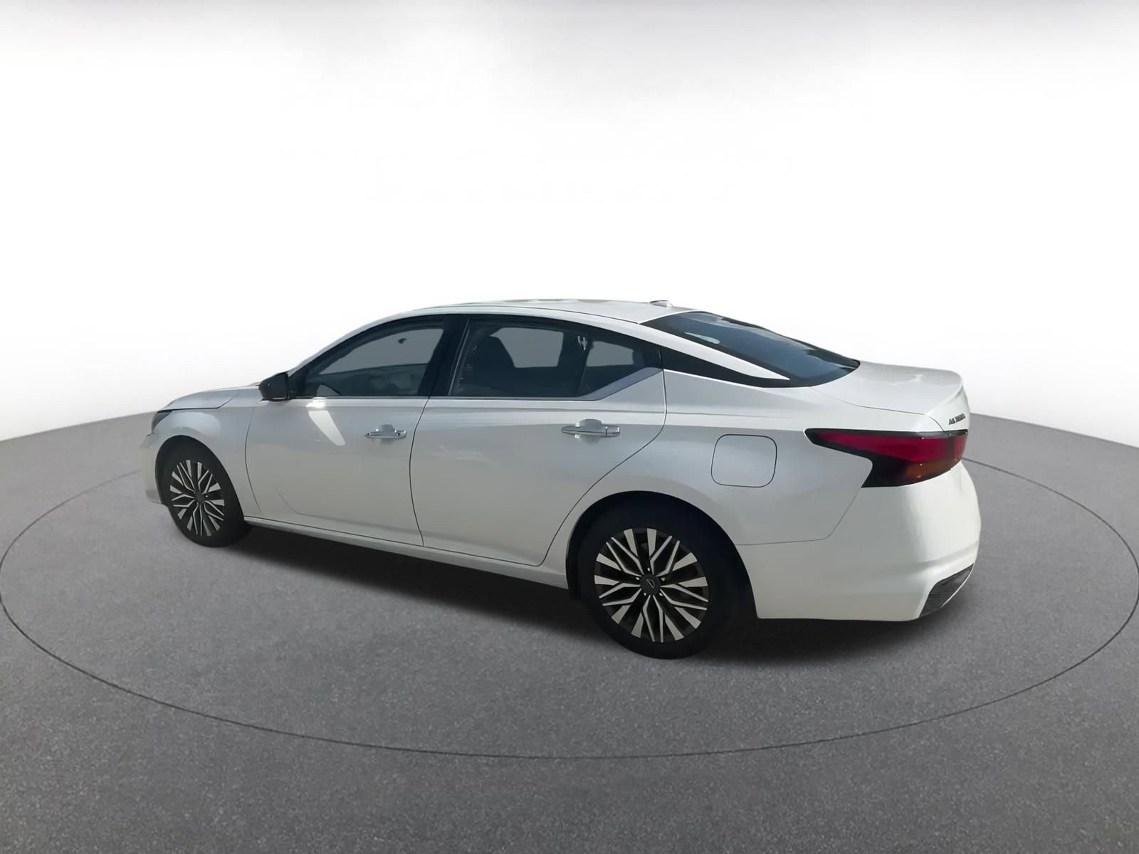 Thumbnail: 2024 Nissan Altima - 10