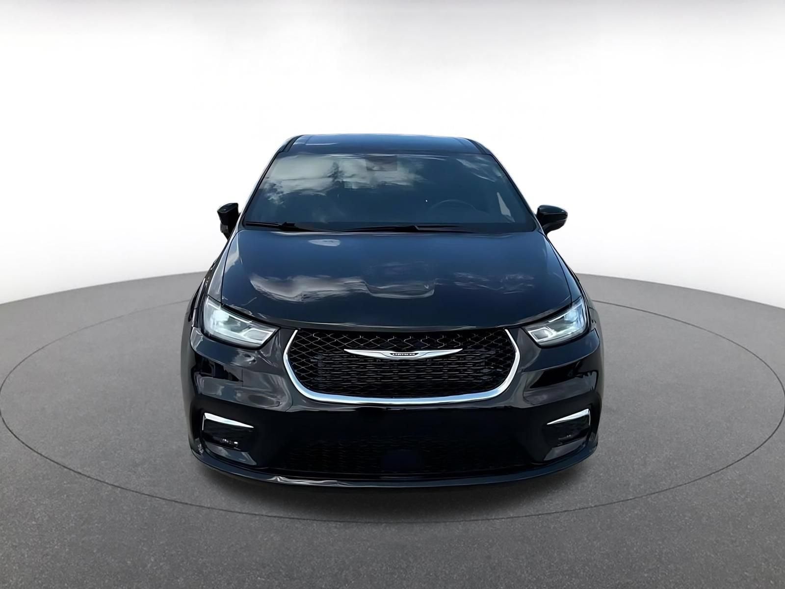 Thumbnail: 2025 Chrysler Pacifica - 4