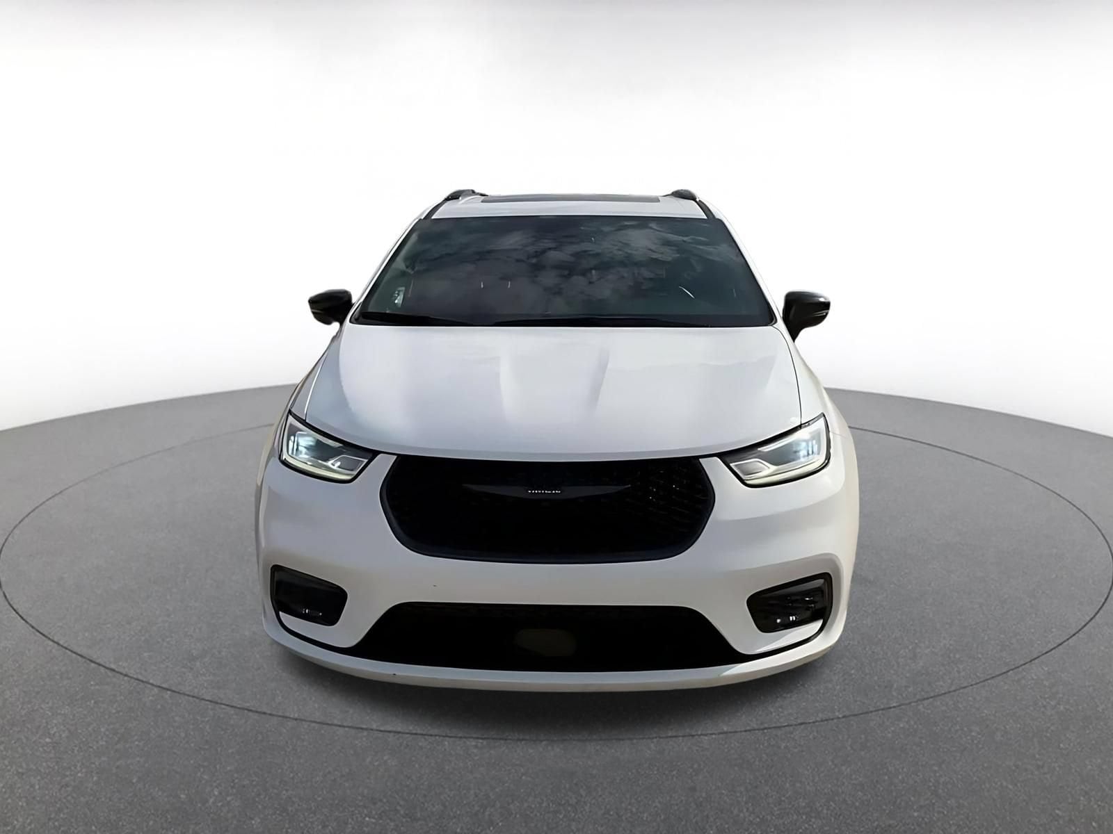 Thumbnail: 2025 Chrysler Pacifica - 4