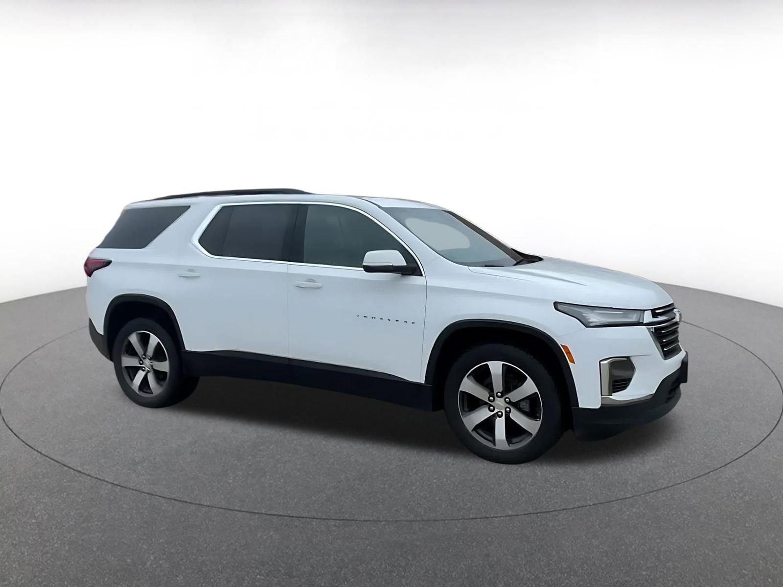 Thumbnail: 2022 Chevrolet Traverse - 2