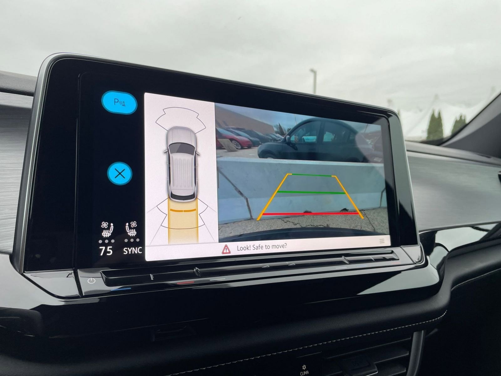 Thumbnail: 2025 Volkswagen Atlas - 17