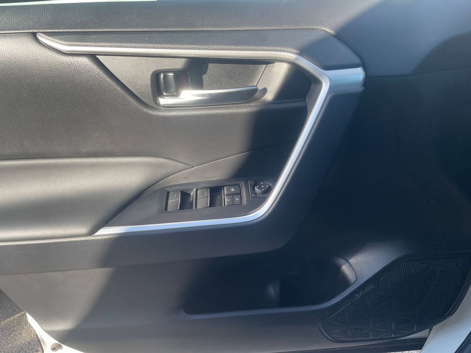 Thumbnail: 2025 Toyota RAV4 - 20