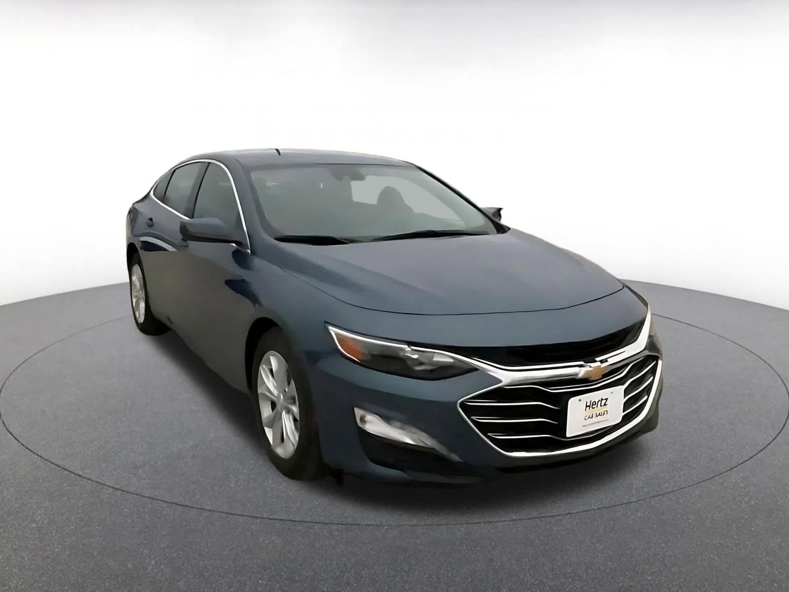 Thumbnail: 2024 Chevrolet Malibu - 3