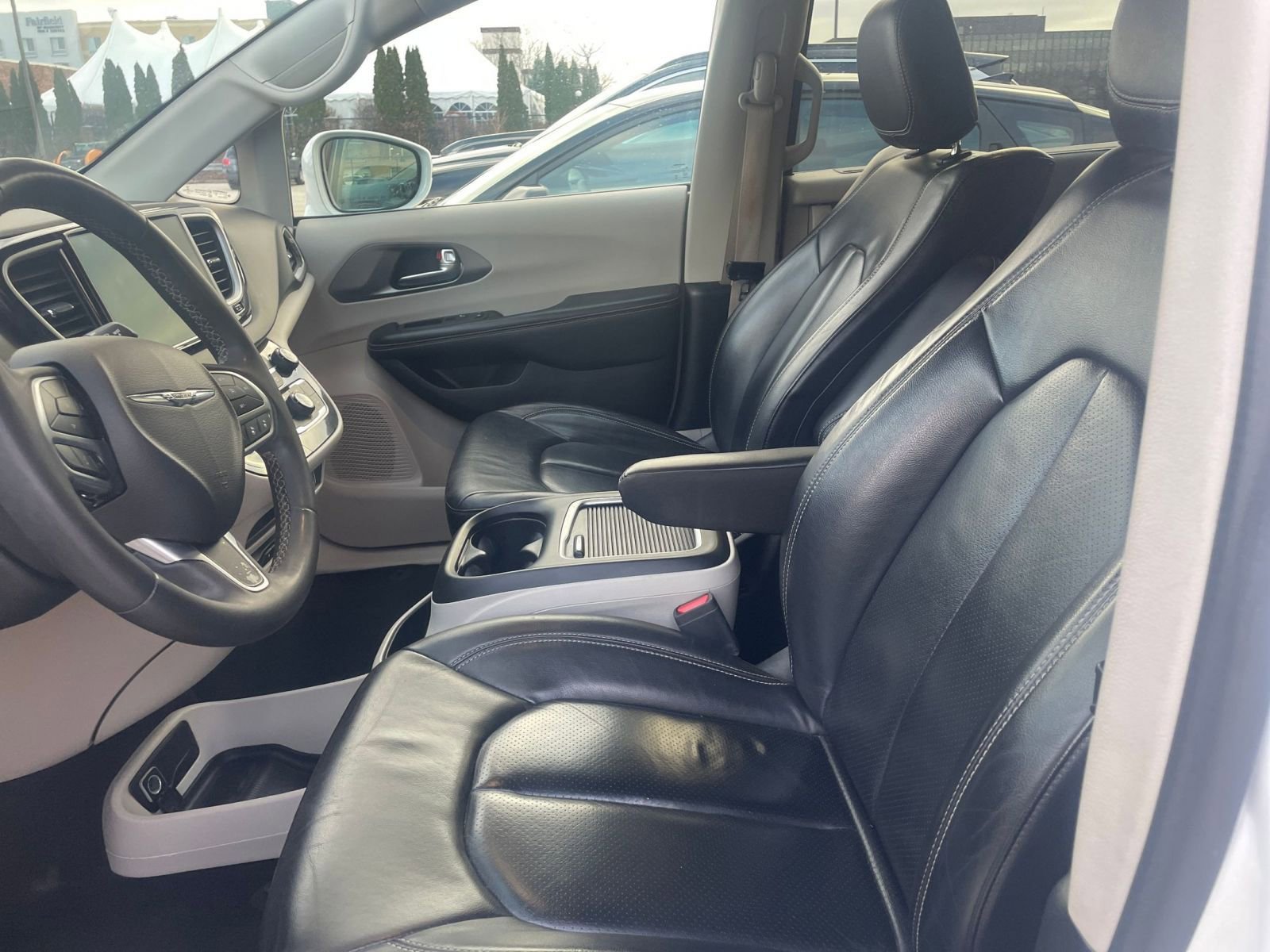 Thumbnail: 2022 Chrysler Pacifica - 29