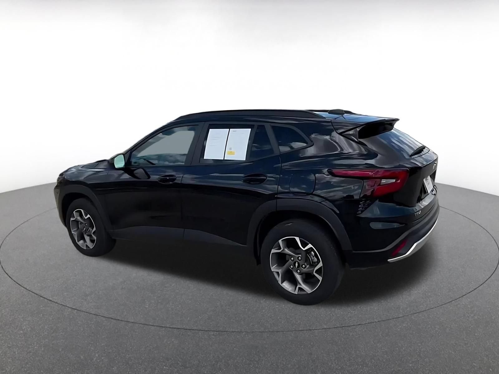 Thumbnail: 2025 Chevrolet Trax - 10