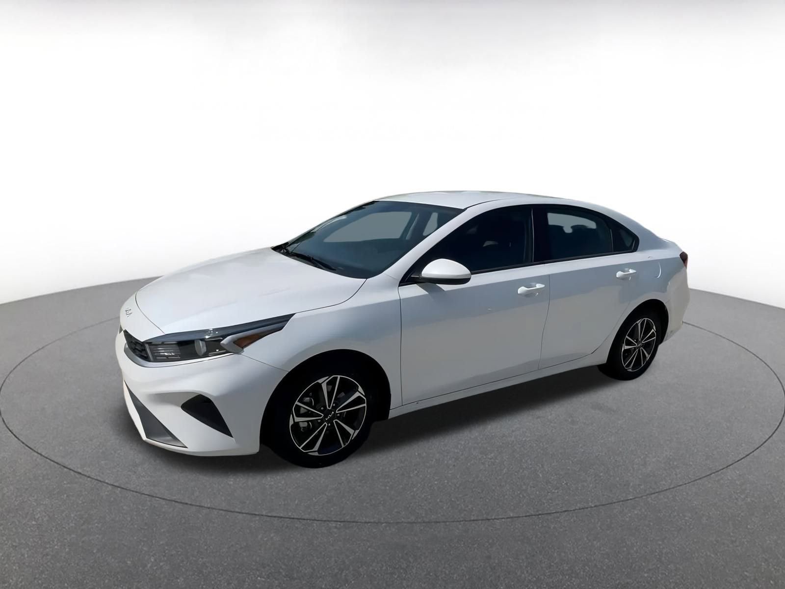 Thumbnail: 2024 Kia Forte - 8