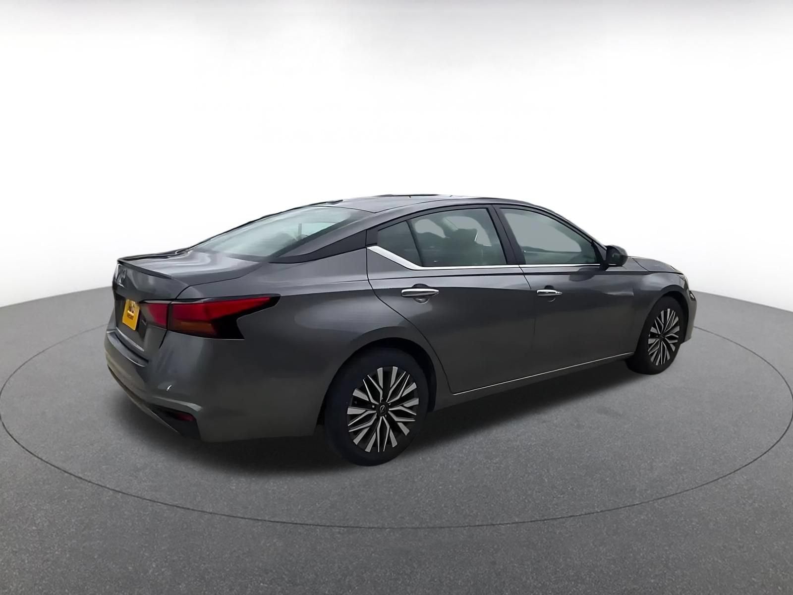 Thumbnail: 2025 Nissan Altima - 13
